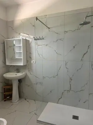 Appartamento in affitto a Laprakë, Tirana, 65 m². Foto 7 di 8