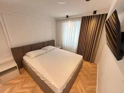Vilë 2+1 me qera në Kompleksi Grand, Tiranë, 70 m². Foto 5 nga 11