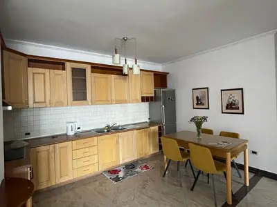 Appartamento 2+1 in affitto a Blloku, Tirana, 140 m². Foto 7 di 12