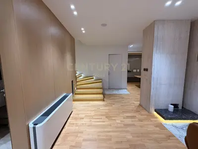 Vilë në shitje në Autostrada Tirane-Elbasan, Tiranë, 800 m². Foto 4 nga 12