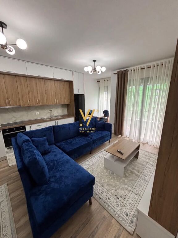 Apartament 1+1 me qera në Rruga 5 Maji, Tiranë, 70 m². Foto 2 nga 3