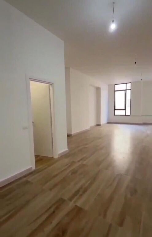 Ufficio in affitto a Rruga Mine Peza, Tirana, 150 m². Foto 1 di 3