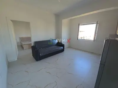 Apartament 1+1 me qera në Rruga Vellazerimi, Durrës, 60 m². Foto 2 nga 5