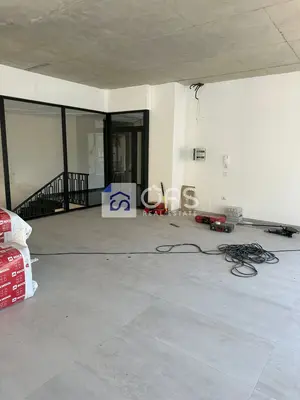 Ufficio in affitto a Rruga e Barrikadave, Tirana, 365 m². Foto 11 di 11