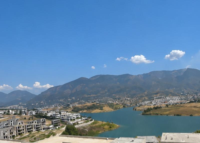 Appartamento 3+1 in vendita a Rruga Panorama e Liqenit, Tirana, 183 m²
