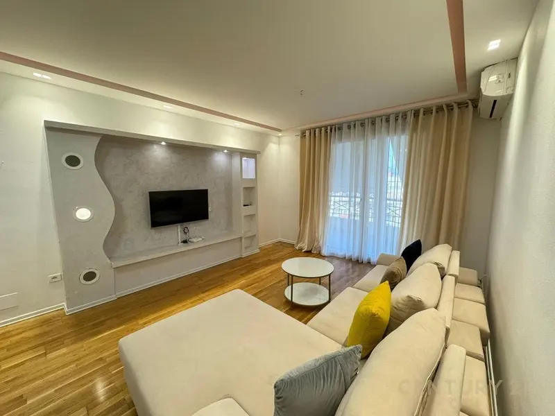 Apartament 2+1 me qera në Rruga Rrapo Hekali, Tiranë, 103 m²
