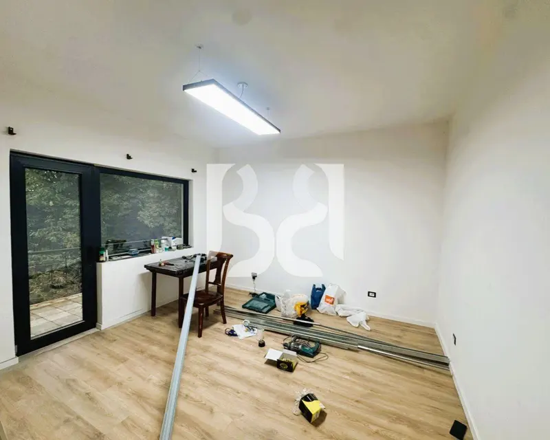 Ufficio in affitto a Sheshi Willson, Tirana, 120 m²