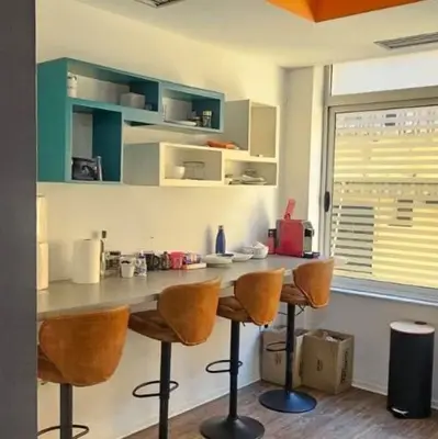 Ufficio in affitto a Sheshi Willson, Tirana, 200 m². Foto 3 di 6