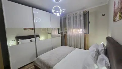 Apartament 1+1 me qera në Myslym Shyri, Tiranë, 53 m². Foto 4 nga 5