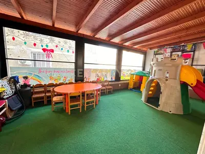 Ambient biznesi me qera në Ish Blloku, Tiranë, 175 m². Foto 5 nga 11