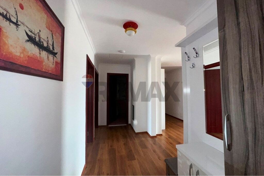 Apartment for sale in Farkë, Tirana, 102 m². Photo 2 of 3