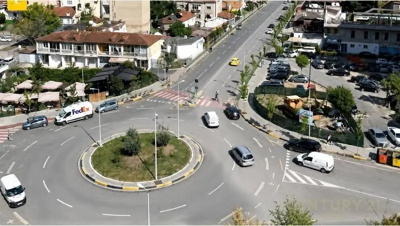 Dyqan me qera në Rruga Medar Shtylla, Tiranë, 28 m²