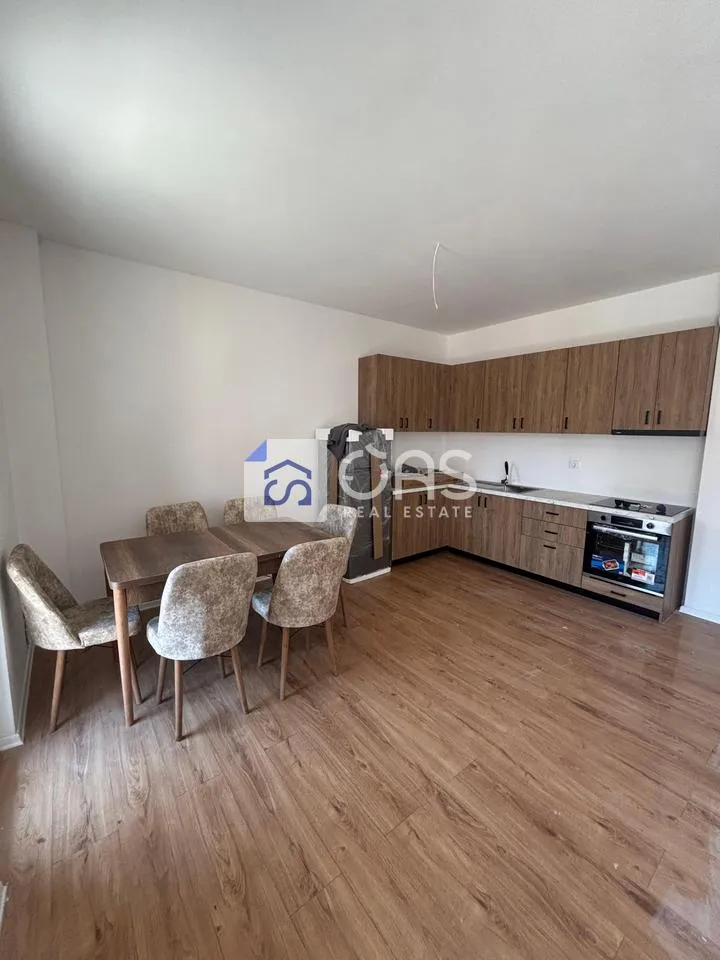 Appartamento 1+1 in affitto a Paskuqan, Kamza, 70 m². Foto 1 di 3
