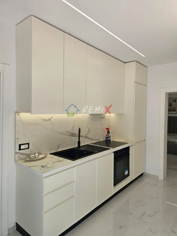 Appartamento 2+1 in affitto a Rruga Faik Konica, Durazzo, 100 m². Foto 1 di 12
