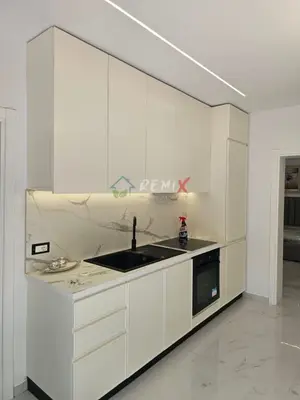 Appartamento 2+1 in affitto a Rruga Faik Konica, Durazzo, 100 m². Foto 1 di 12