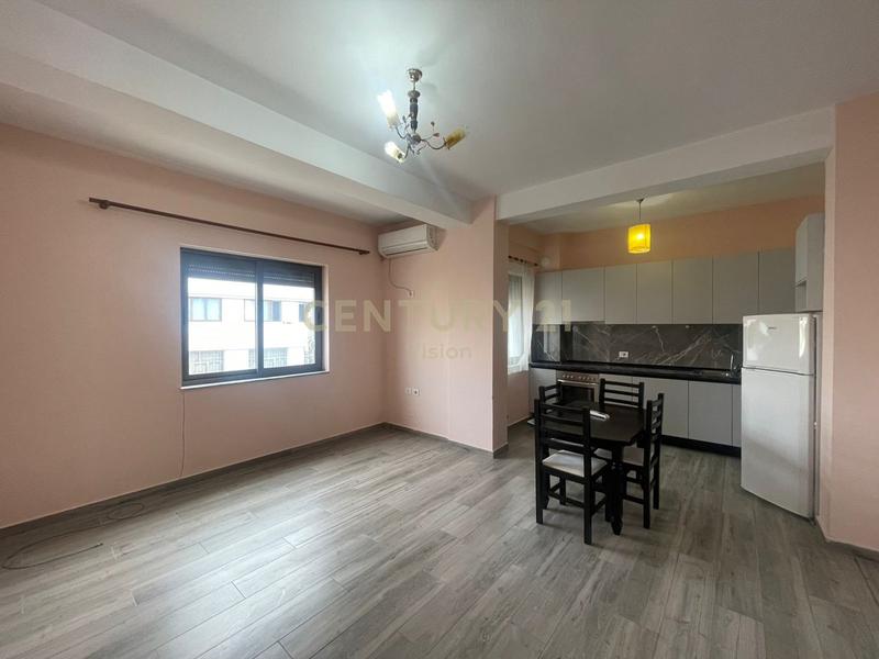 Appartamento 3+1 in affitto a Sheshi Demokracia, Scutari, 120 m²