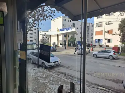 Shop for sale in Lagja nr.12, Durrës, 63 m². Photo 2 of 6