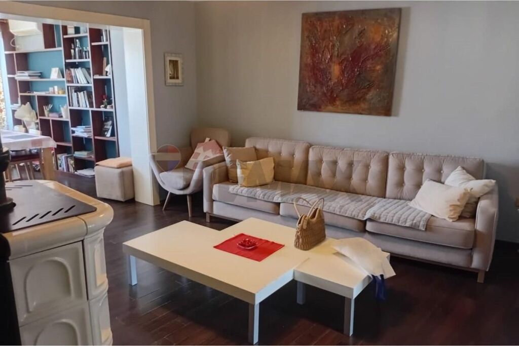 Apartment for rent in Sheshi Skënderbej, Tirana, 100 m². Photo 2 of 3