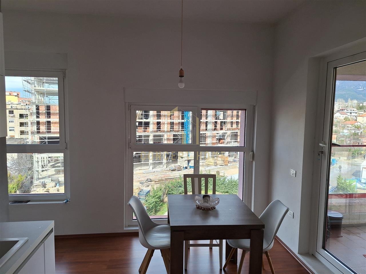 Apartament 2+1 me qera në Kompleksi Mangalem 21, Tiranë, 97 m²