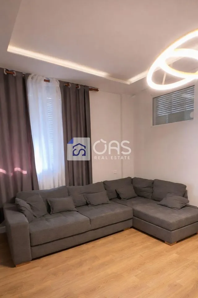 Apartament me qera në Liqeni i Thatë, Tiranë, 60 m². Foto 1 nga 4