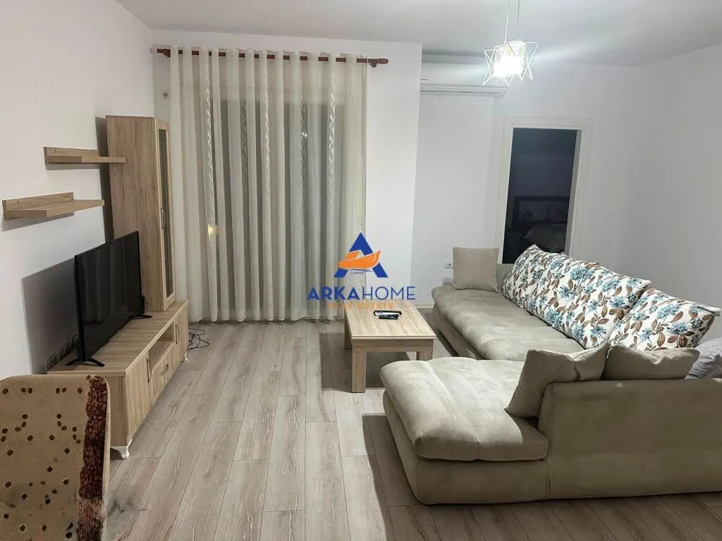 Apartament 1+1 me qera në Rruga Haxhi Hysen Dalliu, Tiranë, 70 m². Foto 1 nga 5
