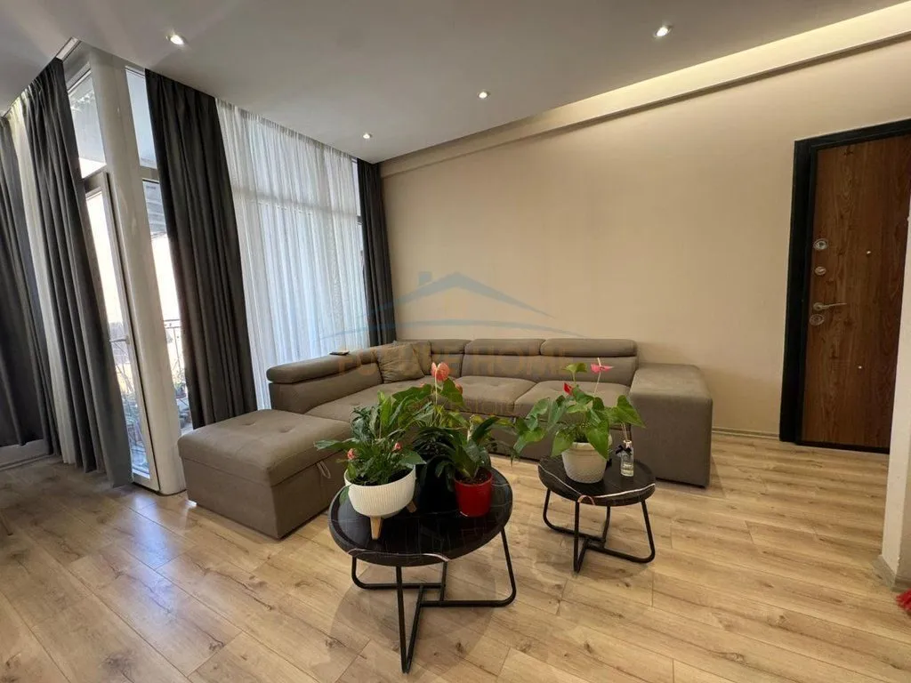 Apartament 2+1 në shitje në Jordan Misja, Tiranë, 98 m². Foto 1 nga 11