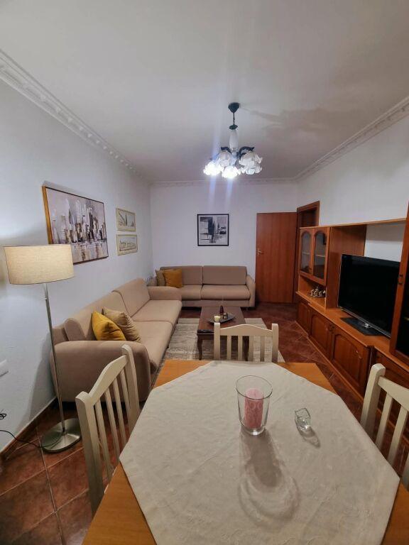 Appartamento 2+1 in affitto a Rruga e Elbasanit, Tirana, 100 m²