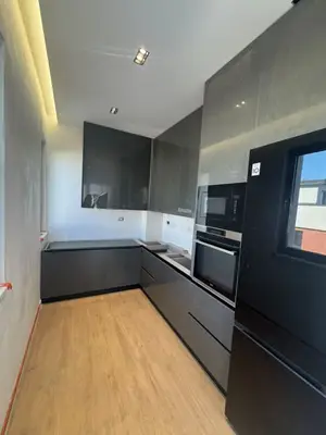 Apartament 2+1 me qera në Liqeni i Thatë, Tiranë, 120 m². Foto 3 nga 3