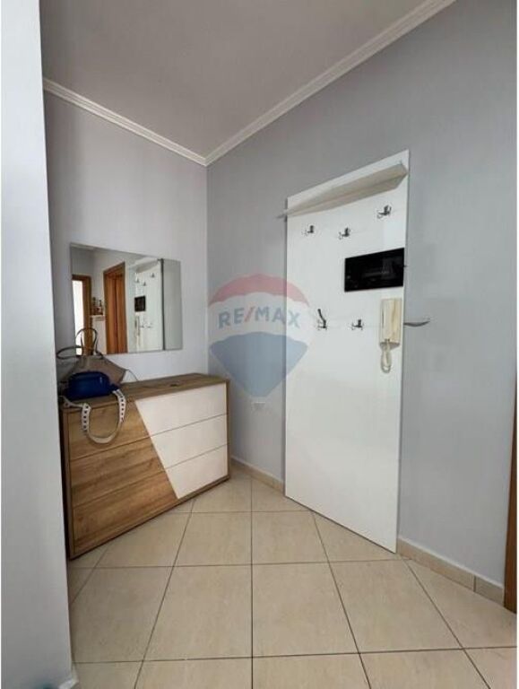 Apartament 2+1 me qera në Rruga 4 Deshmoret, Tiranë, 85 m². Foto 3 nga 3