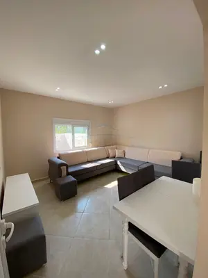 House for sale in Vlorë, 189 m². Photo 3 of 8