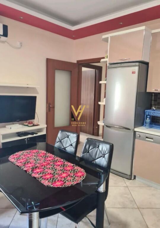 Apartament 2+1 me qera në Parku Zoologjik i Tiranës, Tiranë, 70 m². Foto 2 nga 3