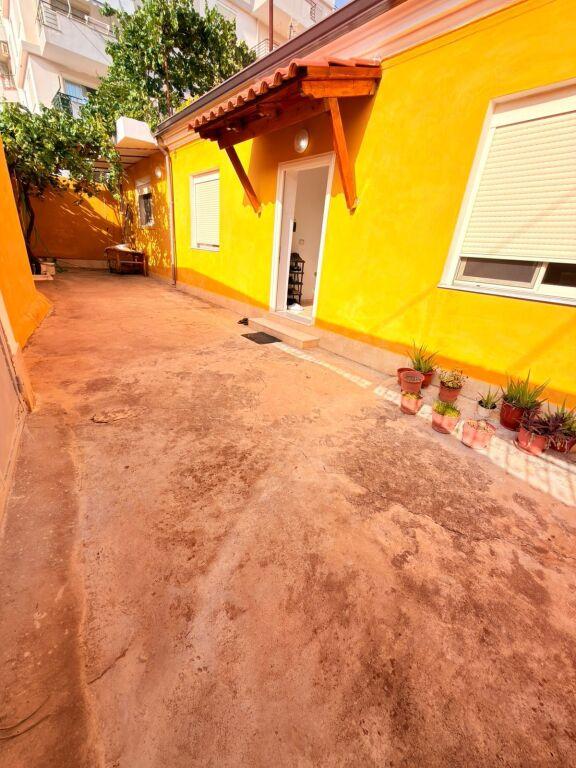 House 3+1 for sale in Rruga 17 Janari, Durrës, 200 m²