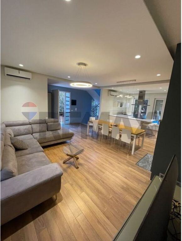 Villa for rent in TEG, Tirana, 286 m². Photo 1 of 3