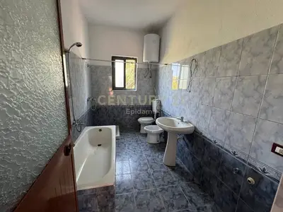 Vilë garsoniere në shitje në Rrashbull, Durrës, 429 m². Foto 10 nga 12