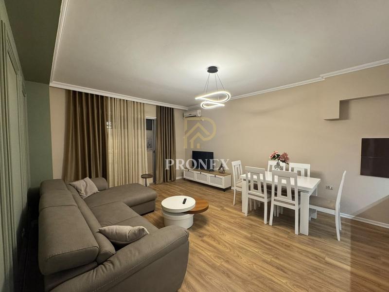 Appartamento 1+1 in affitto a Rruga Haxhi Hysen Dalliu, Tirana, 70 m²