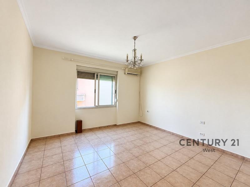 Vilë me qera në Kodra e Priftit, Tiranë, 520 m². Foto 9 nga 12