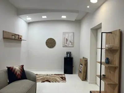 Apartament 1+1 me qera në Pallatet Agimi, Tiranë, 67 m². Foto 2 nga 5