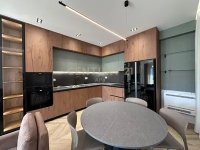 Vilë me qera në Sauk i Vjetër, Tiranë, 240 m². Foto 7 nga 12