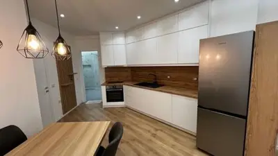 Apartament 1+1 me qera në Xhamia e Tabakeve, Tiranë, 70 m². Foto 3 nga 5