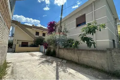 House for sale in Rruga Haxhi Xhyherri, Vlorë, 200 m². Photo 1 of 8