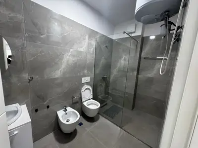 Appartamento 3+1 in affitto a Rruga e Kosovarëve, Tirana, 150 m². Foto 11 di 12