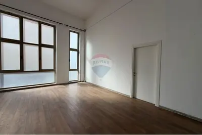 Ufficio in affitto a Profarma, Tirana, 220 m². Foto 2 di 4
