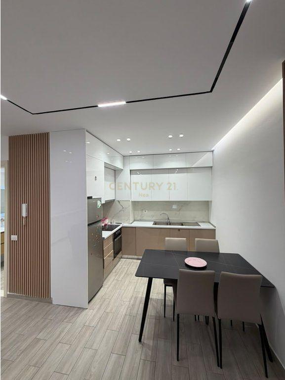 Appartamento 1+1 in affitto a Stacioni i Trenit, Tirana, 70 m²