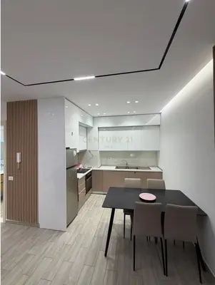 Apartament 1+1 me qera në Stacioni i Trenit, Tiranë, 70 m². Foto 1 nga 5