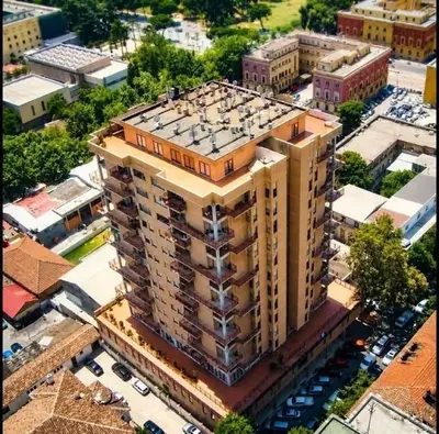 Apartment 4+1 for sale in Sheshi Skënderbej, Tirana, 188 m². Photo 4 of 5
