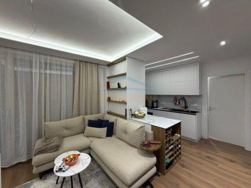 Apartment 2+1 for sale in Rruga Aleksander Konda, Tirana, 74 m²