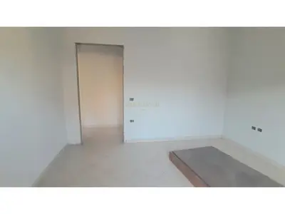 Apartament 2+1 në shitje në Kinoteatri, Vlorë, 110 m². Foto 8 nga 10