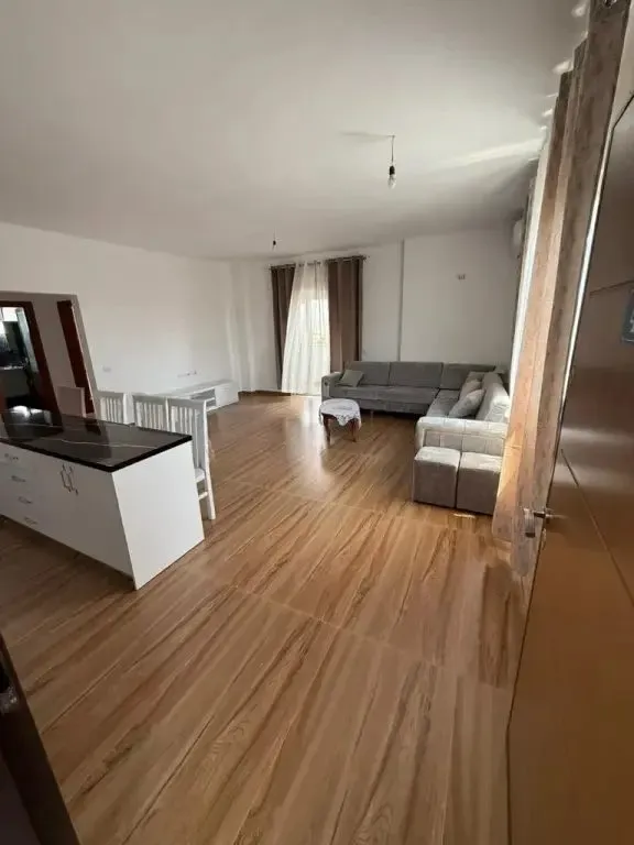 Appartamento in affitto a Spitallë, Durazzo, 150 m². Foto 1 di 4