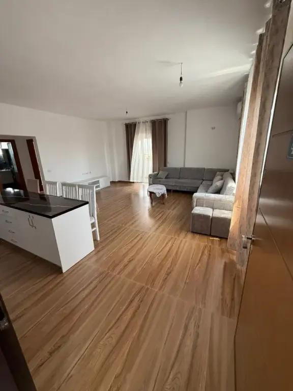 Appartamento in affitto a Spitallë, Durazzo, 150 m²