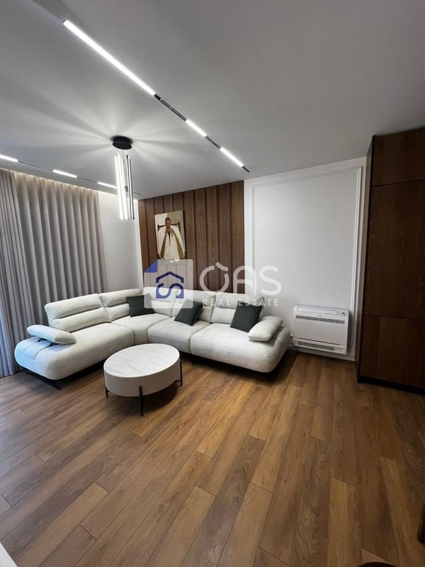 Appartamento 3+1 in affitto a Bulevardi i Ri, Tirana, 149 m²